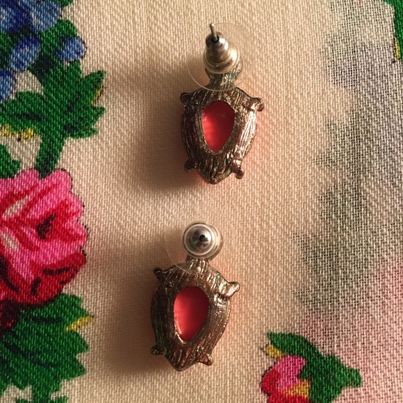 Holt Renfrew Teardrop Earrings. Hot Pink. Pierced - Picture 3 of 9